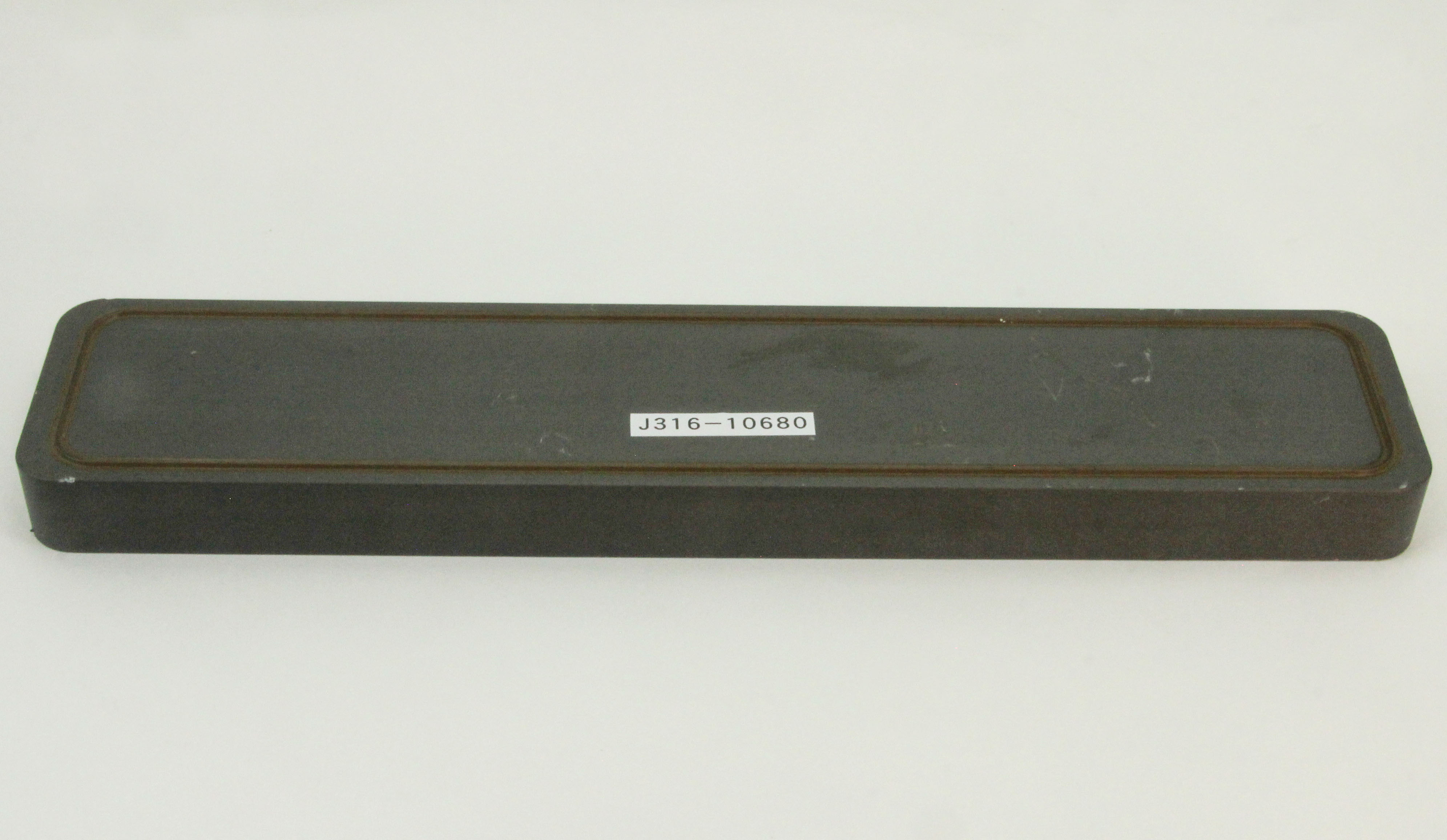 売却済み 10680 LAM RESEARCH DOOR,W/ BLONDED SEAL, SLOT VALVE 790-008220-001